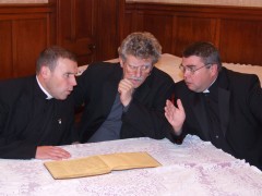 Moll Is Packing Them In At The Hawk’s Well Theatre